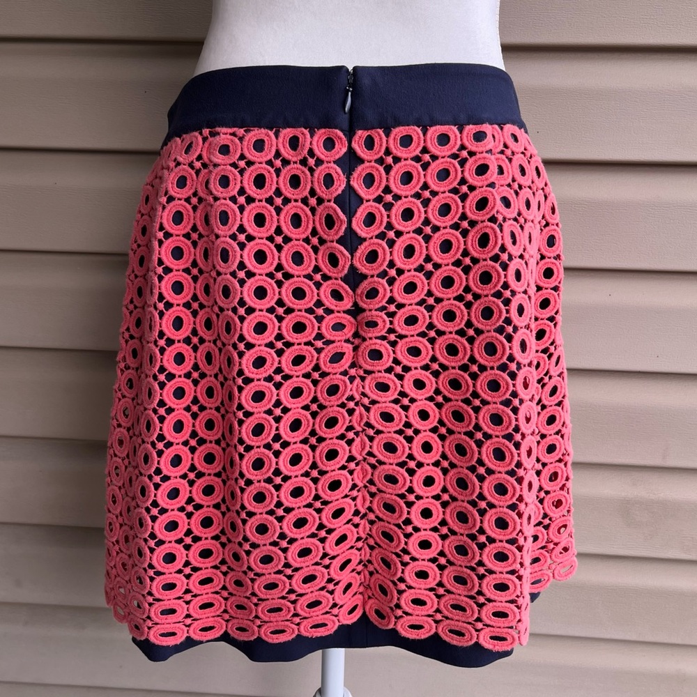 •LOFT• Crochet Lace Skirt In Navy and Salmon - Size 10 - Picture 4 of 7